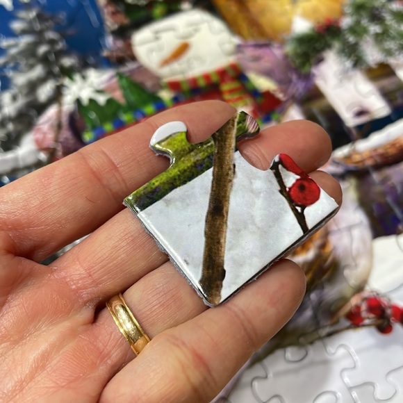 300 Piece Puzzle - Holiday Visitors. Birds and Snowman. LARGE PUZZLE PIECES. - Picture 5 of 5